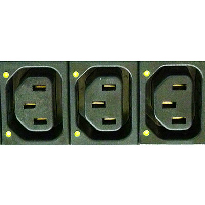 6610-5  Stromverteilleiste (PDU) mit integrierten Lichtleitern